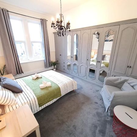 Large 3 Bed Flat, Free Parking Apartment Newcastle upon Tyne Exterior photo