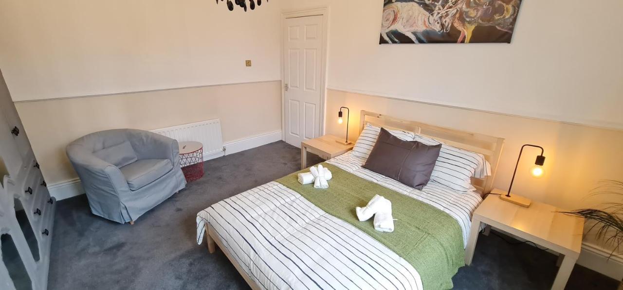 Large 3 Bed Flat, Free Parking Apartment Newcastle upon Tyne Exterior photo