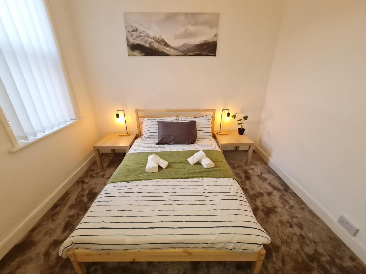 Large 3 Bed Flat, Free Parking Apartment Newcastle upon Tyne Exterior photo